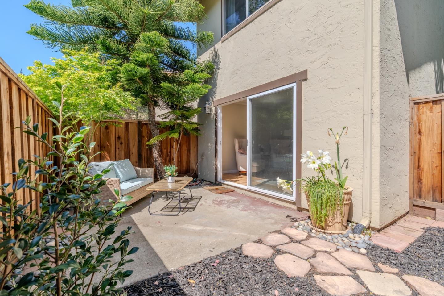 Detail Gallery Image 18 of 28 For 1041 Oddstad Blvd, Pacifica,  CA 94044 - 2 Beds | 1/1 Baths