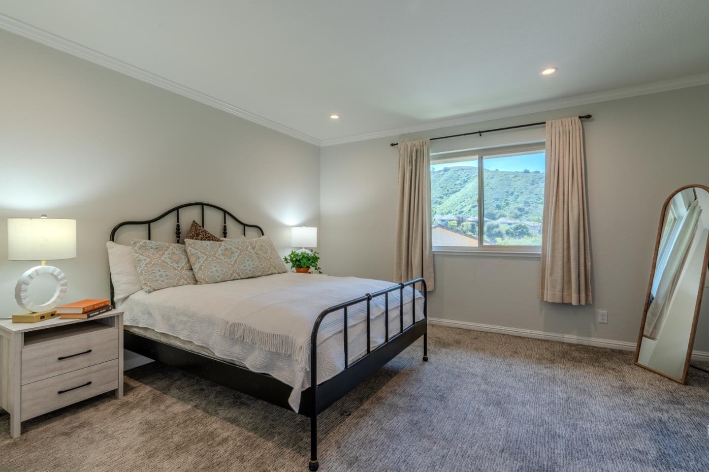 Detail Gallery Image 19 of 28 For 1041 Oddstad Blvd, Pacifica,  CA 94044 - 2 Beds | 1/1 Baths