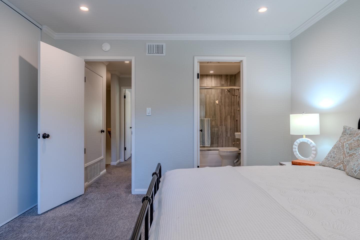 Detail Gallery Image 20 of 28 For 1041 Oddstad Blvd, Pacifica,  CA 94044 - 2 Beds | 1/1 Baths