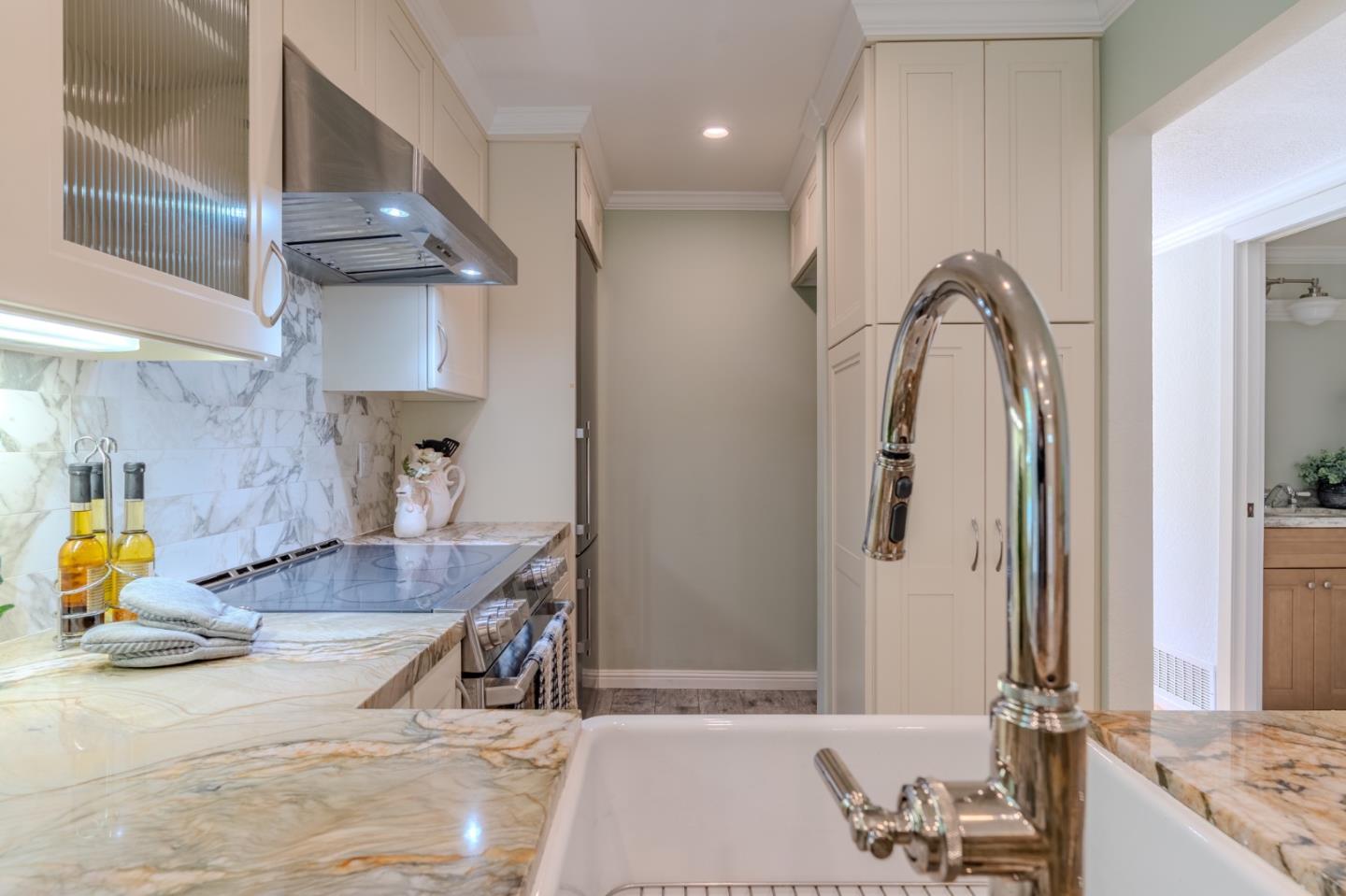 Detail Gallery Image 7 of 28 For 1041 Oddstad Blvd, Pacifica,  CA 94044 - 2 Beds | 1/1 Baths