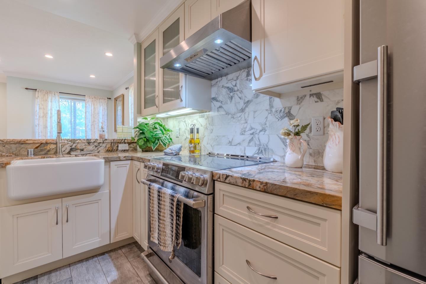 Detail Gallery Image 9 of 28 For 1041 Oddstad Blvd, Pacifica,  CA 94044 - 2 Beds | 1/1 Baths