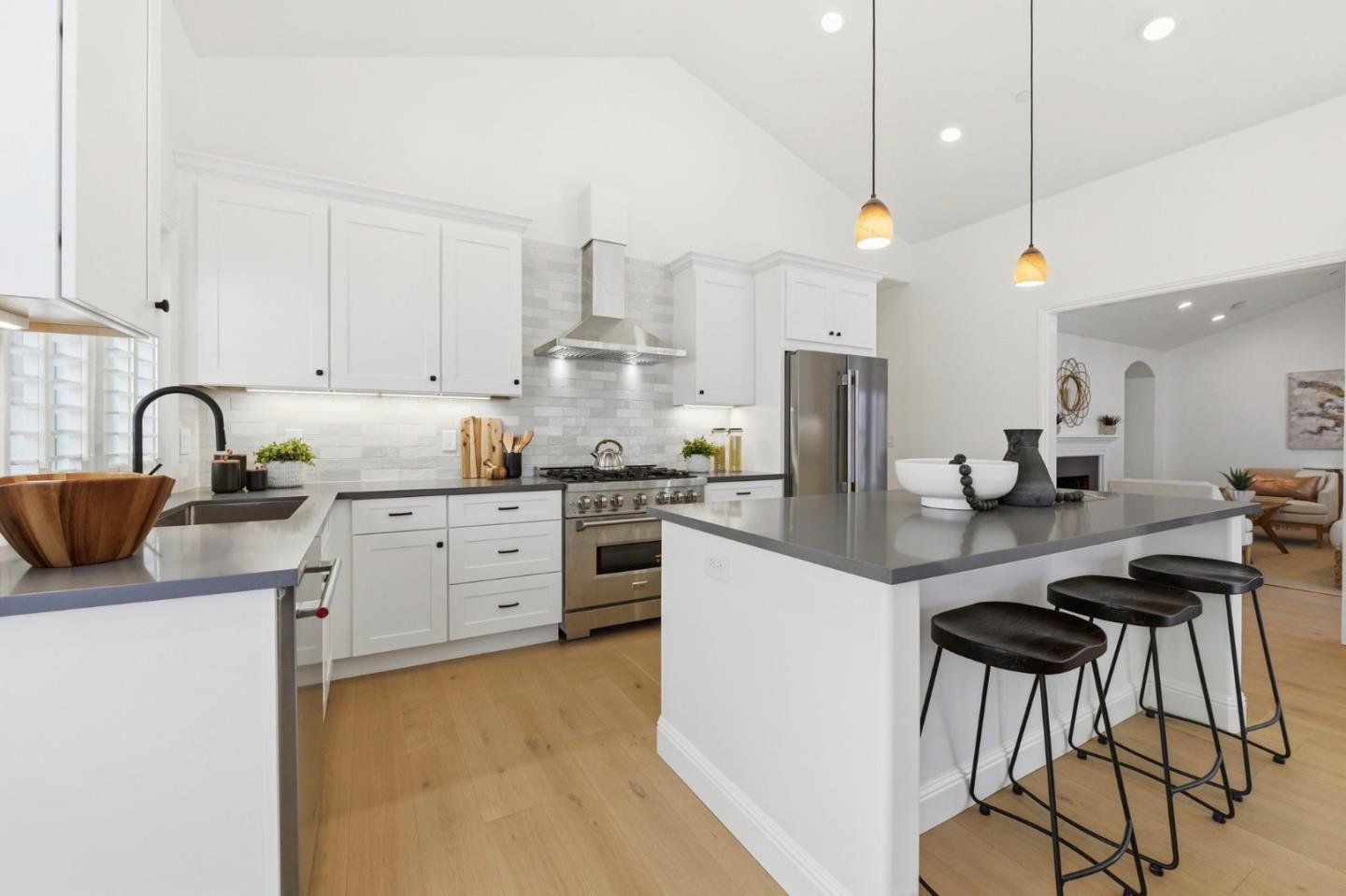 Detail Gallery Image 7 of 37 For 142 30th Ave, San Mateo,  CA 94403 - 3 Beds | 2/1 Baths