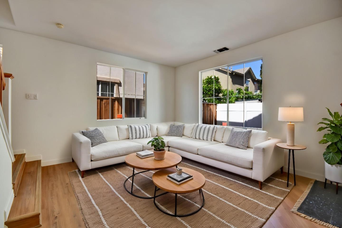 Detail Gallery Image 11 of 38 For 2287 Woodset Dr, San Jose,  CA 95116 - 3 Beds | 2/1 Baths