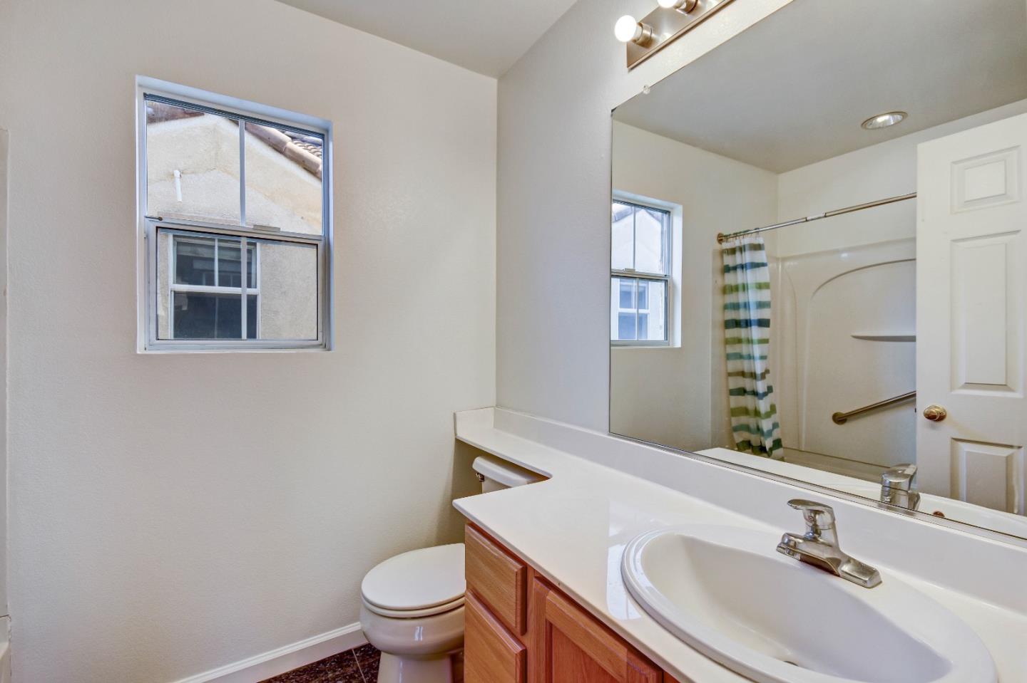 Detail Gallery Image 27 of 38 For 2287 Woodset Dr, San Jose,  CA 95116 - 3 Beds | 2/1 Baths