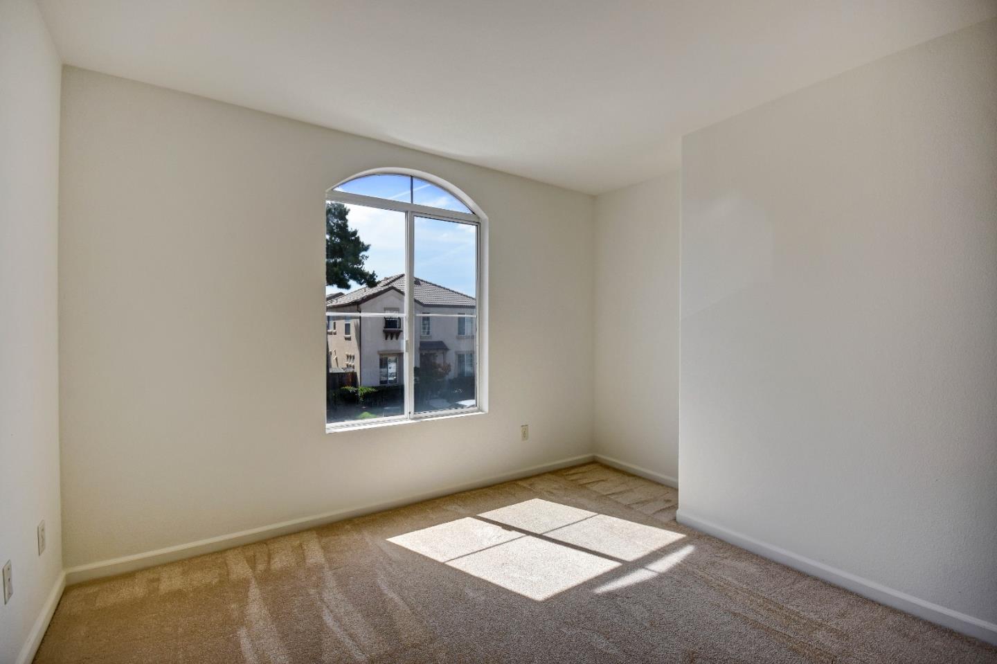 Detail Gallery Image 29 of 38 For 2287 Woodset Dr, San Jose,  CA 95116 - 3 Beds | 2/1 Baths