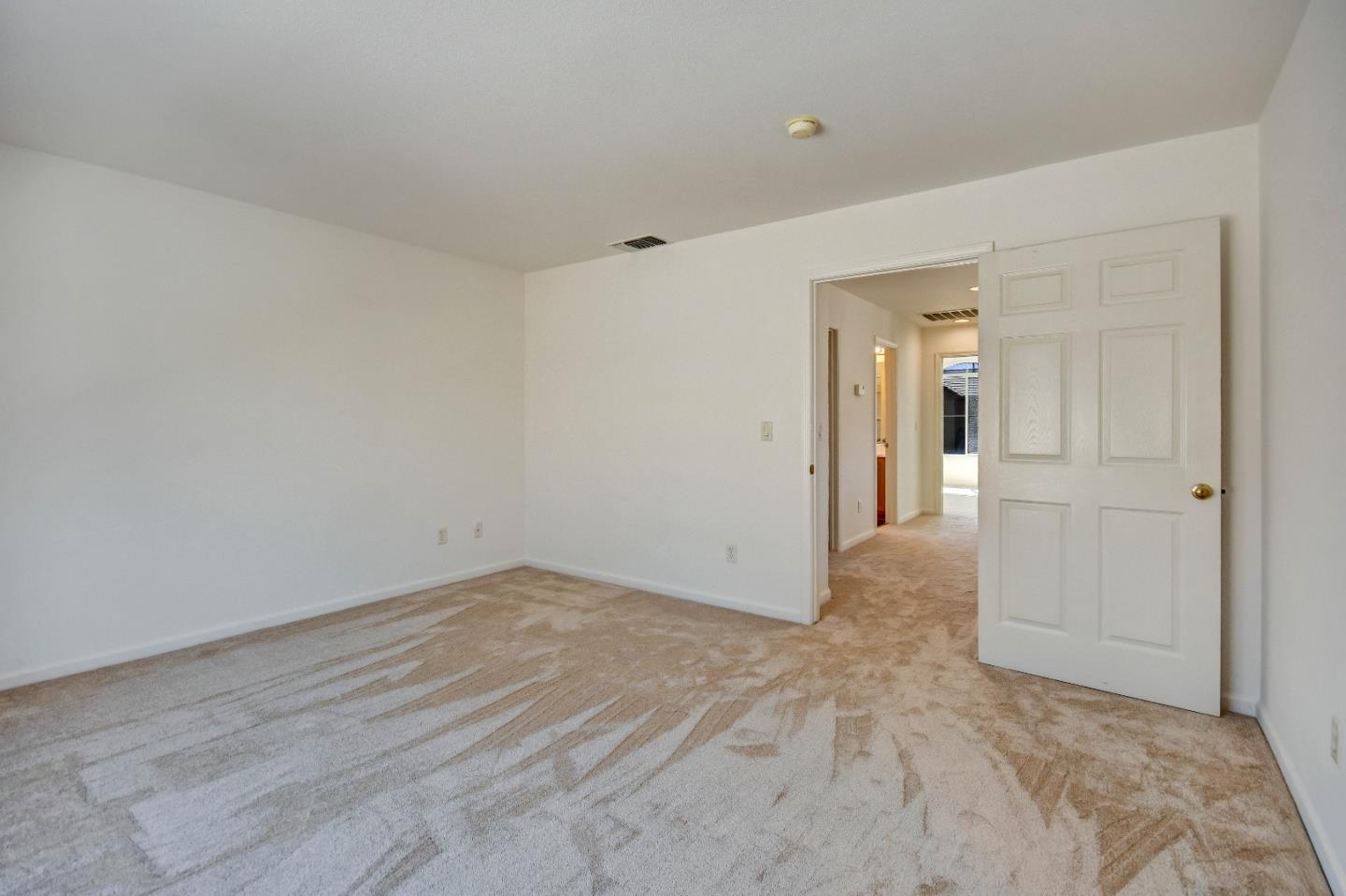 Detail Gallery Image 34 of 38 For 2287 Woodset Dr, San Jose,  CA 95116 - 3 Beds | 2/1 Baths