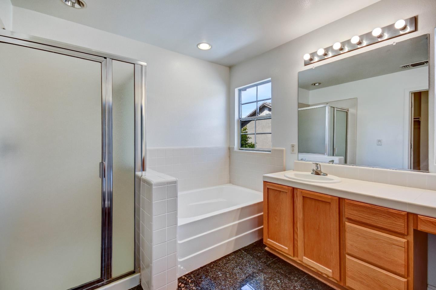 Detail Gallery Image 36 of 38 For 2287 Woodset Dr, San Jose,  CA 95116 - 3 Beds | 2/1 Baths