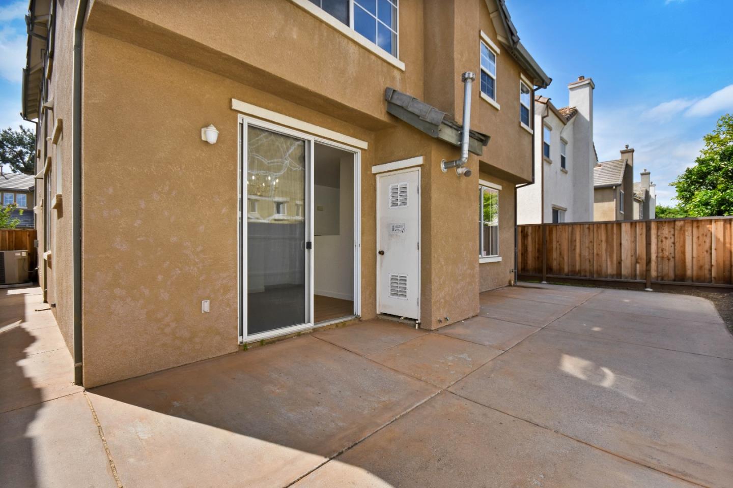 Detail Gallery Image 5 of 38 For 2287 Woodset Dr, San Jose,  CA 95116 - 3 Beds | 2/1 Baths