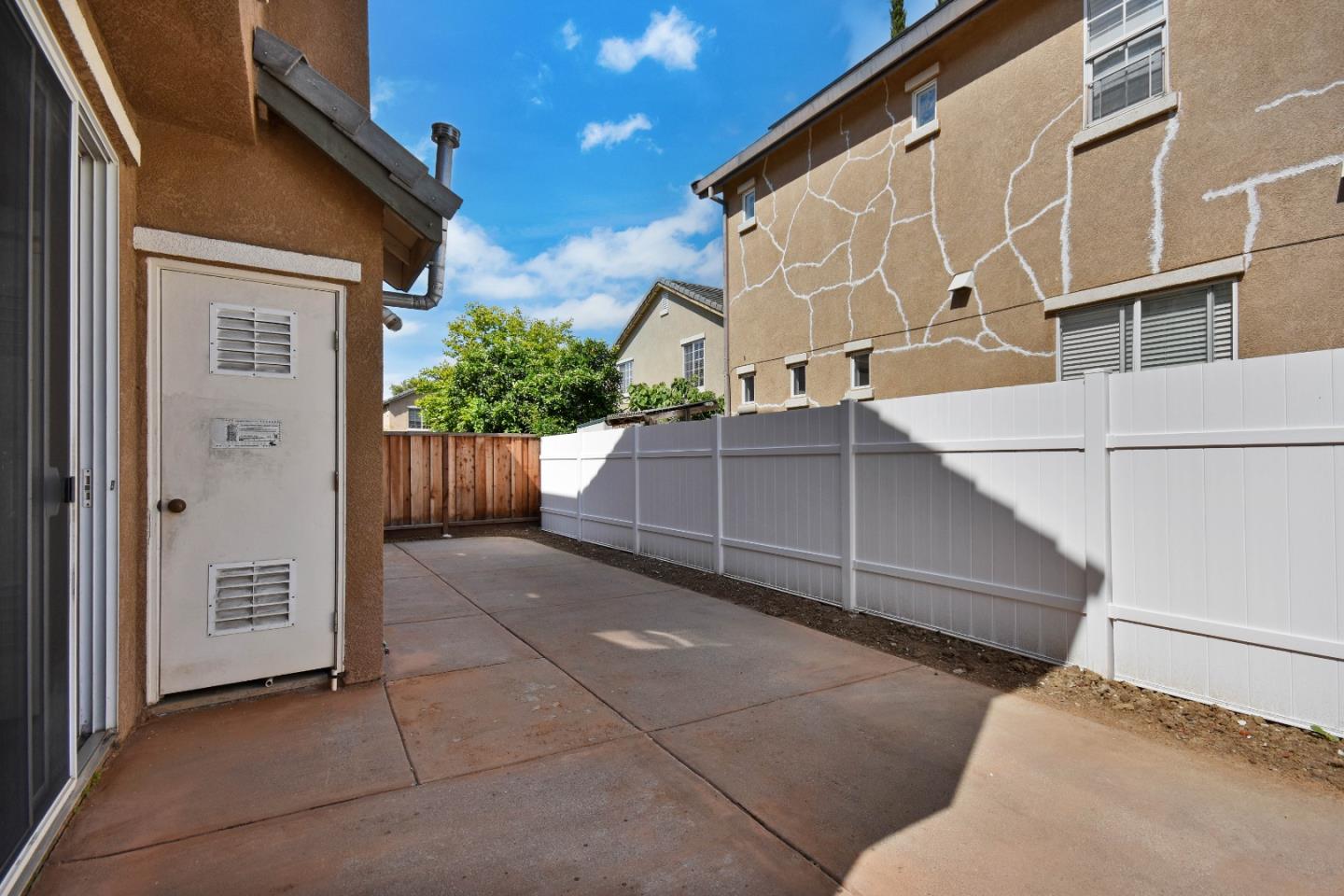 Detail Gallery Image 6 of 38 For 2287 Woodset Dr, San Jose,  CA 95116 - 3 Beds | 2/1 Baths