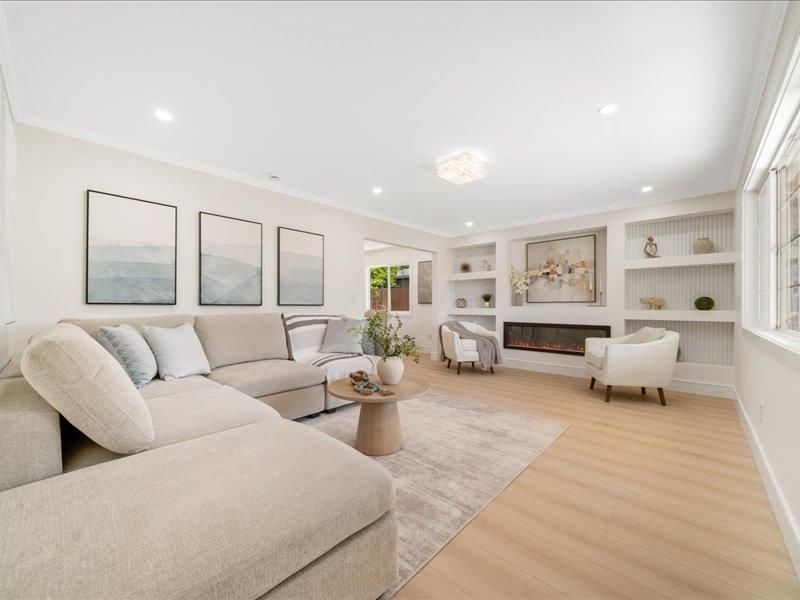 Detail Gallery Image 10 of 57 For 1371 Lassen Ave, Milpitas,  CA 95035 - 5 Beds | 2/1 Baths