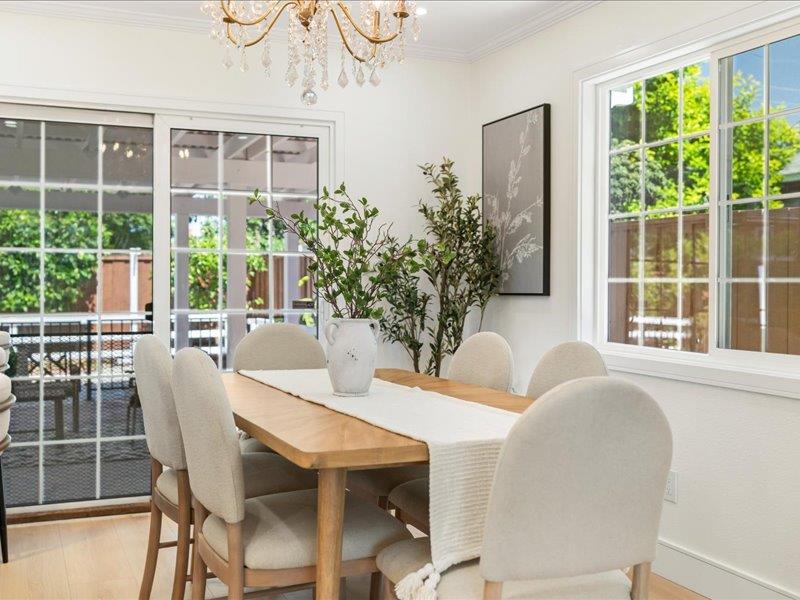 Detail Gallery Image 14 of 57 For 1371 Lassen Ave, Milpitas,  CA 95035 - 5 Beds | 2/1 Baths