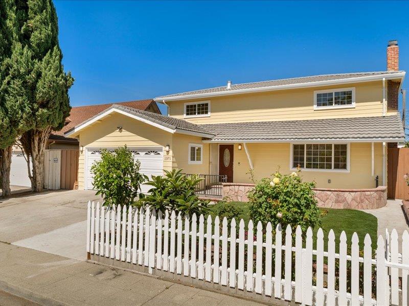 Detail Gallery Image 4 of 57 For 1371 Lassen Ave, Milpitas,  CA 95035 - 5 Beds | 2/1 Baths