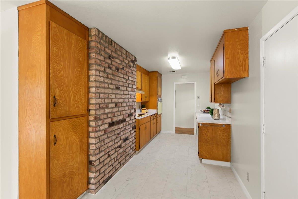 Detail Gallery Image 11 of 35 For 1515 Jasper Dr, Sunnyvale,  CA 94087 - 3 Beds | 2 Baths