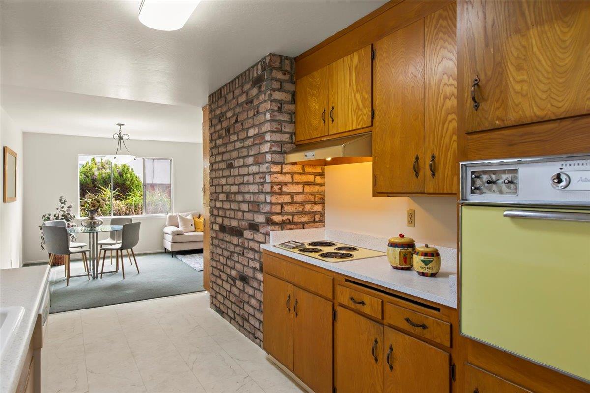 Detail Gallery Image 8 of 35 For 1515 Jasper Dr, Sunnyvale,  CA 94087 - 3 Beds | 2 Baths