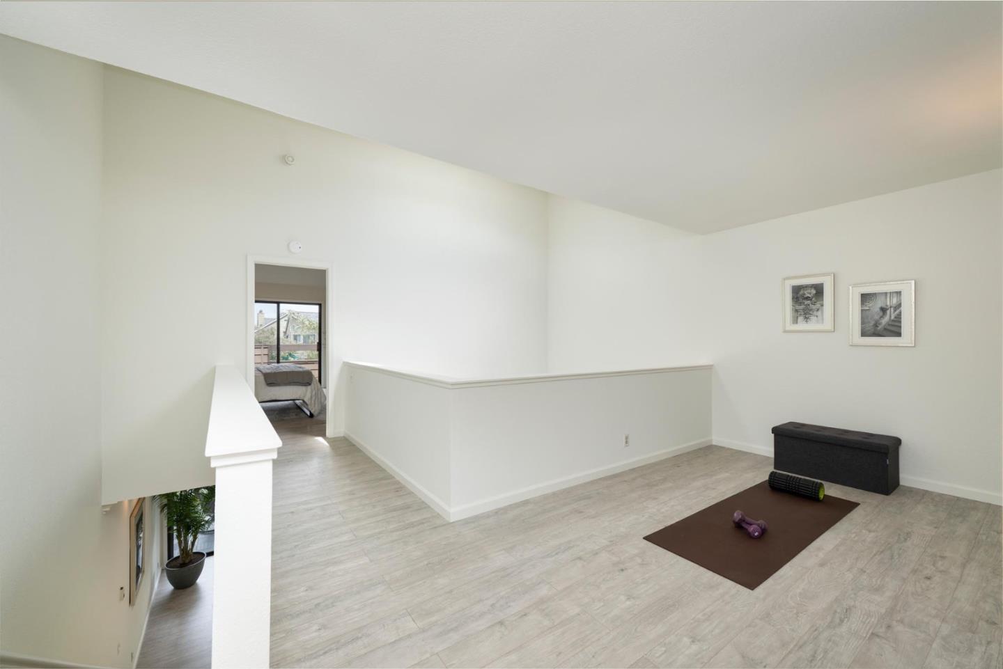 Detail Gallery Image 10 of 18 For 1135 Shoreline Dr, San Mateo,  CA 94404 - 2 Beds | 2 Baths