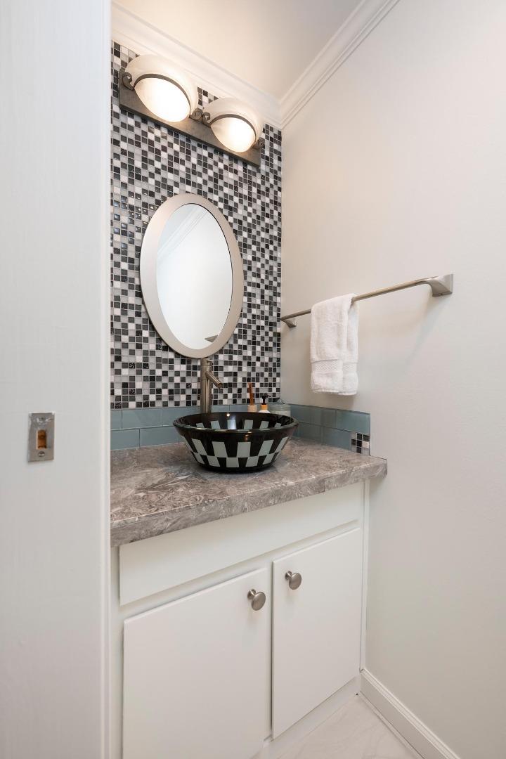 Detail Gallery Image 13 of 18 For 1135 Shoreline Dr, San Mateo,  CA 94404 - 2 Beds | 2 Baths