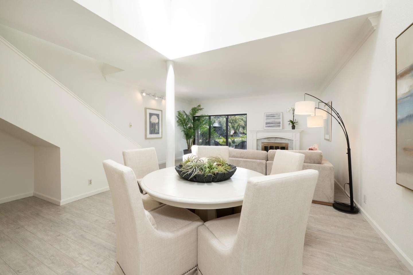 Detail Gallery Image 5 of 18 For 1135 Shoreline Dr, San Mateo,  CA 94404 - 2 Beds | 2 Baths