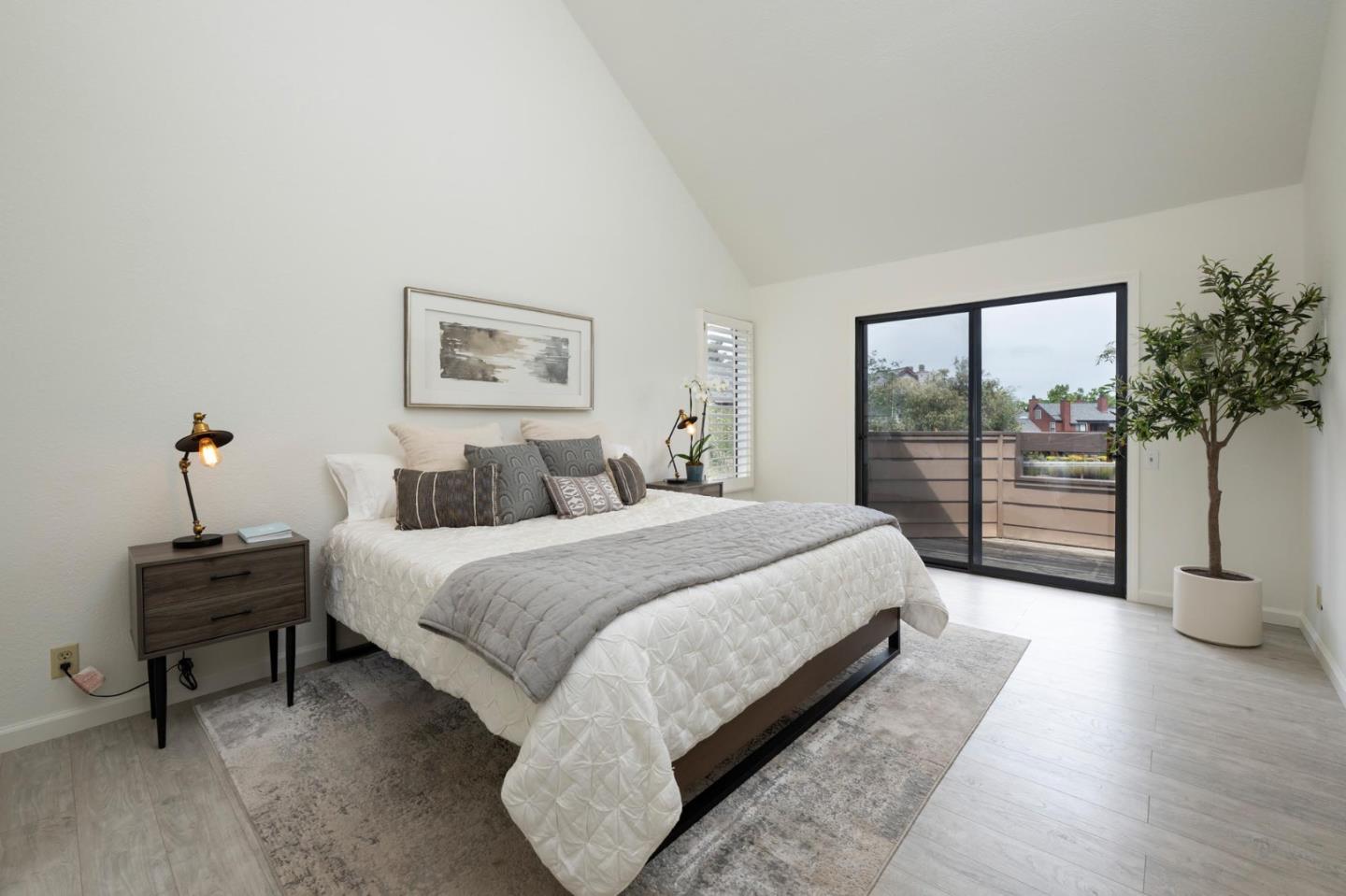 Detail Gallery Image 7 of 18 For 1135 Shoreline Dr, San Mateo,  CA 94404 - 2 Beds | 2 Baths