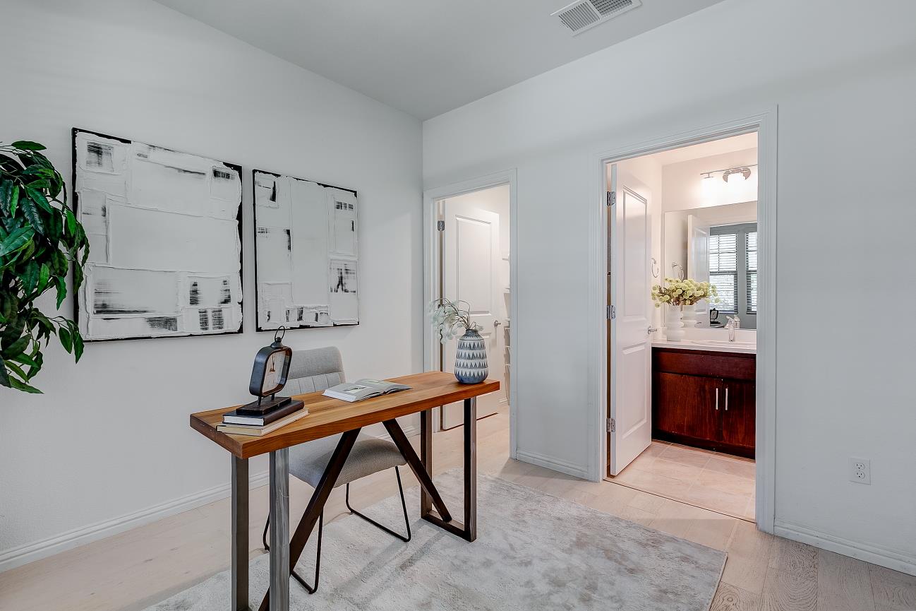 Detail Gallery Image 14 of 30 For 3702 Pyramid Way, Mountain View,  CA 94043 - 4 Beds | 4 Baths