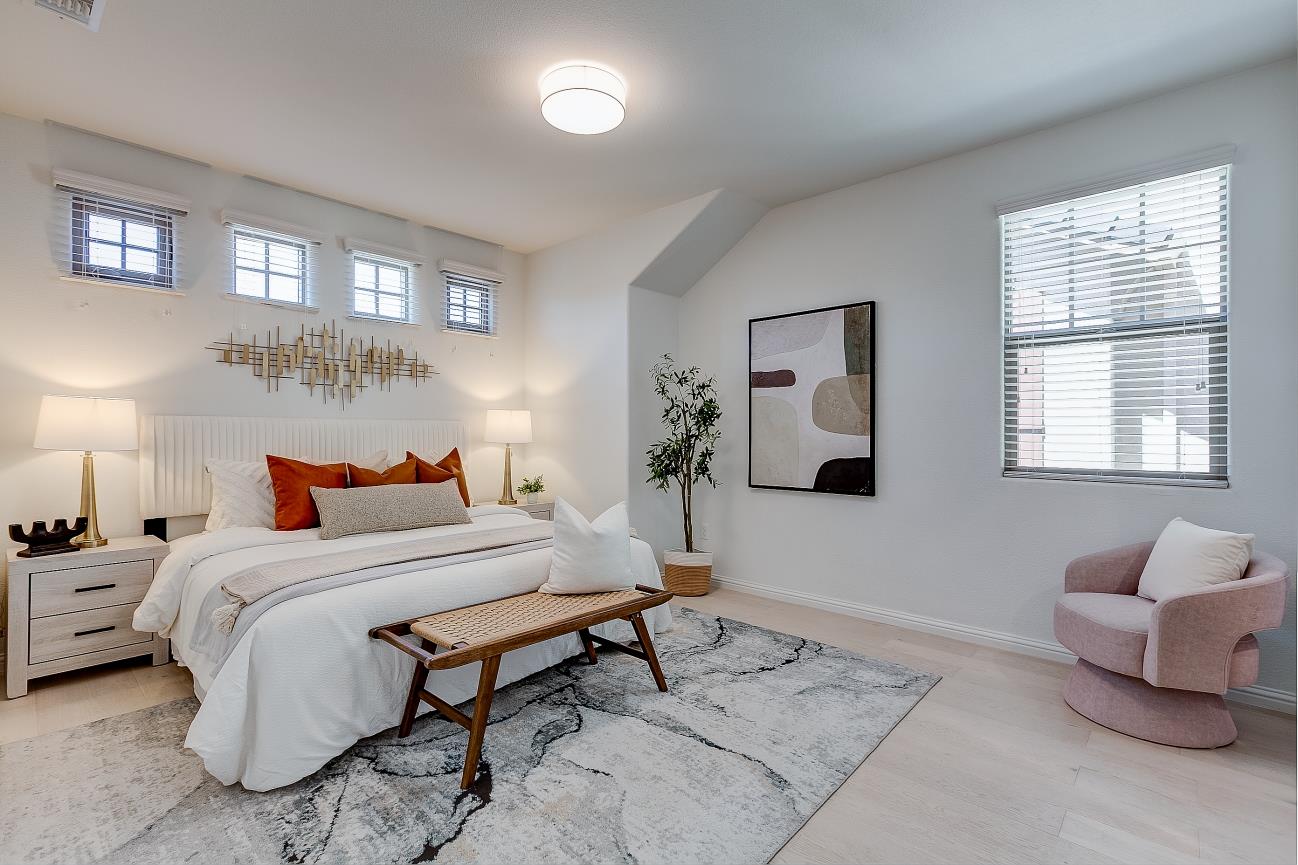 Detail Gallery Image 15 of 30 For 3702 Pyramid Way, Mountain View,  CA 94043 - 4 Beds | 4 Baths