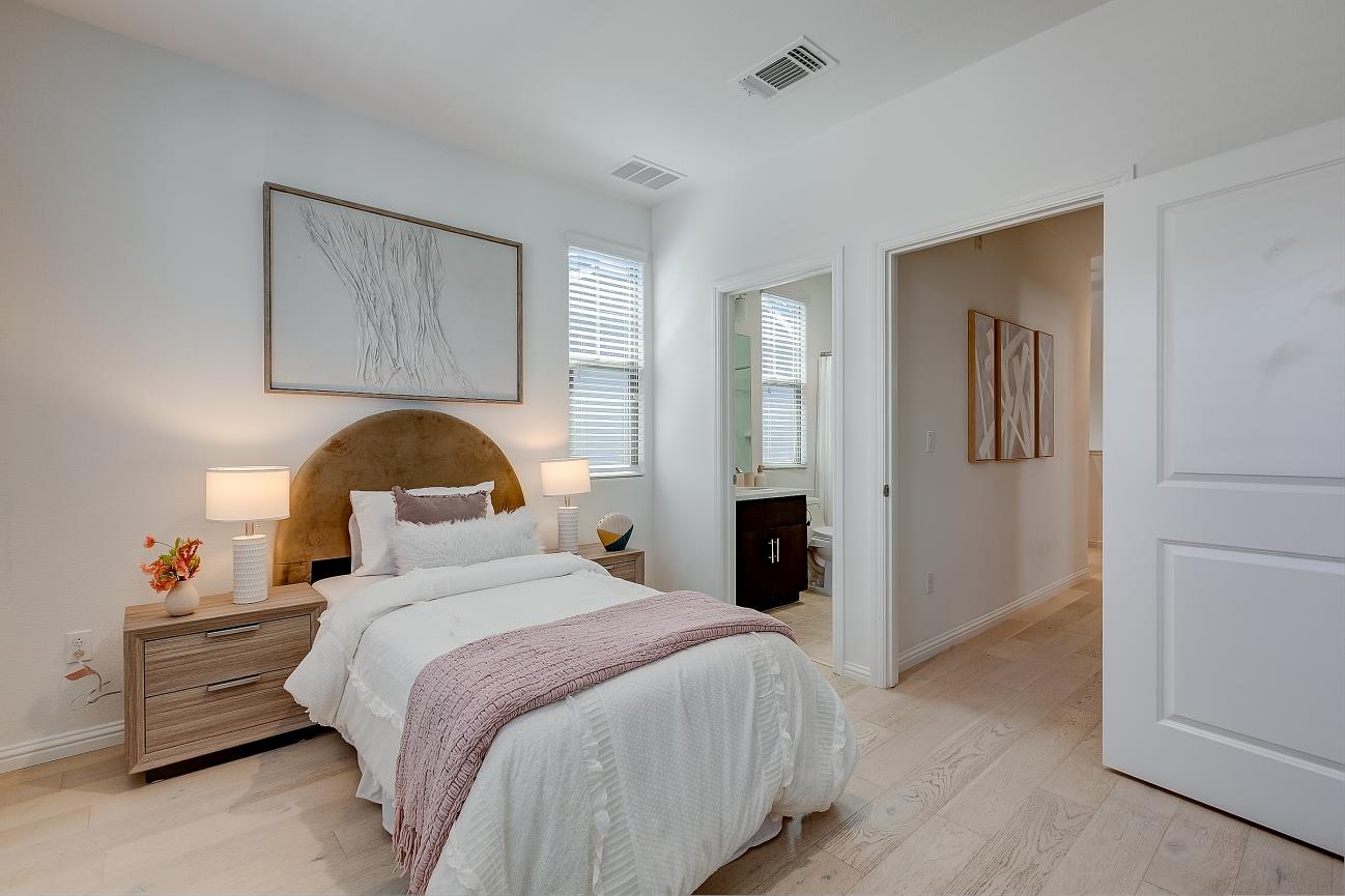 Detail Gallery Image 18 of 30 For 3702 Pyramid Way, Mountain View,  CA 94043 - 4 Beds | 4 Baths