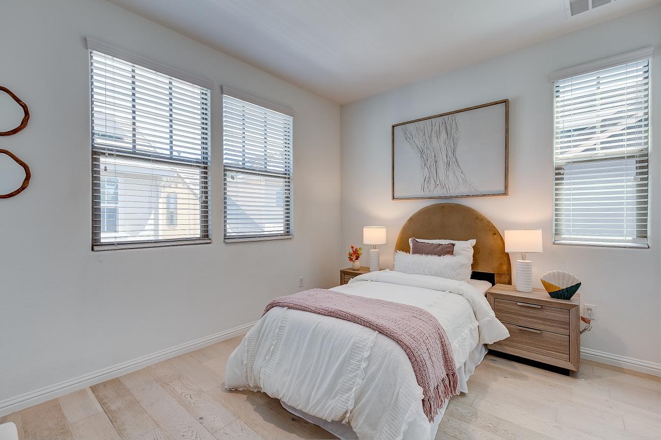 Detail Gallery Image 19 of 30 For 3702 Pyramid Way, Mountain View,  CA 94043 - 4 Beds | 4 Baths