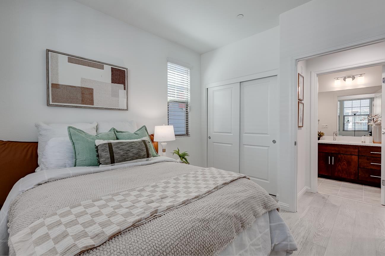 Detail Gallery Image 21 of 30 For 3702 Pyramid Way, Mountain View,  CA 94043 - 4 Beds | 4 Baths