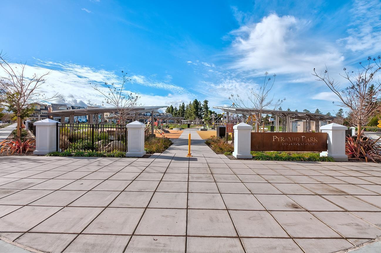 Detail Gallery Image 27 of 30 For 3702 Pyramid Way, Mountain View,  CA 94043 - 4 Beds | 4 Baths