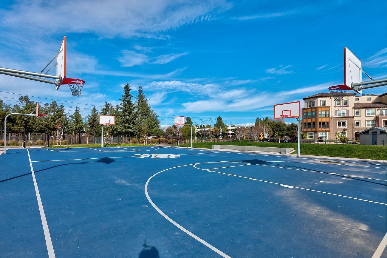 Detail Gallery Image 28 of 30 For 3702 Pyramid Way, Mountain View,  CA 94043 - 4 Beds | 4 Baths