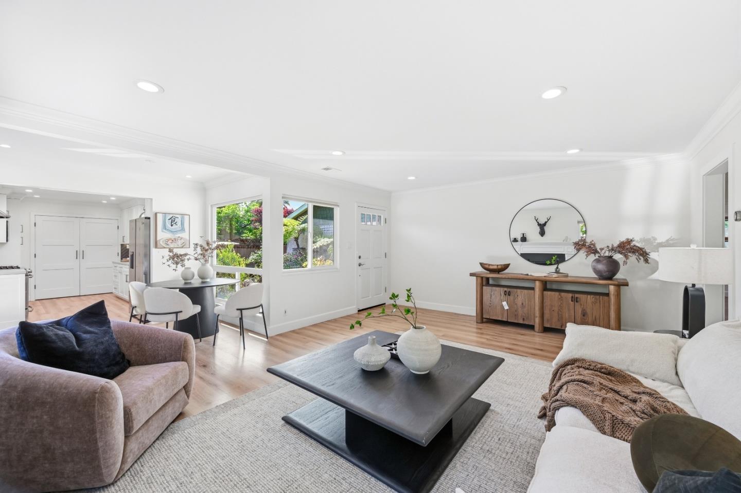 Detail Gallery Image 14 of 104 For 1033 Yorktown Dr, Sunnyvale,  CA 94087 - 4 Beds | 2 Baths