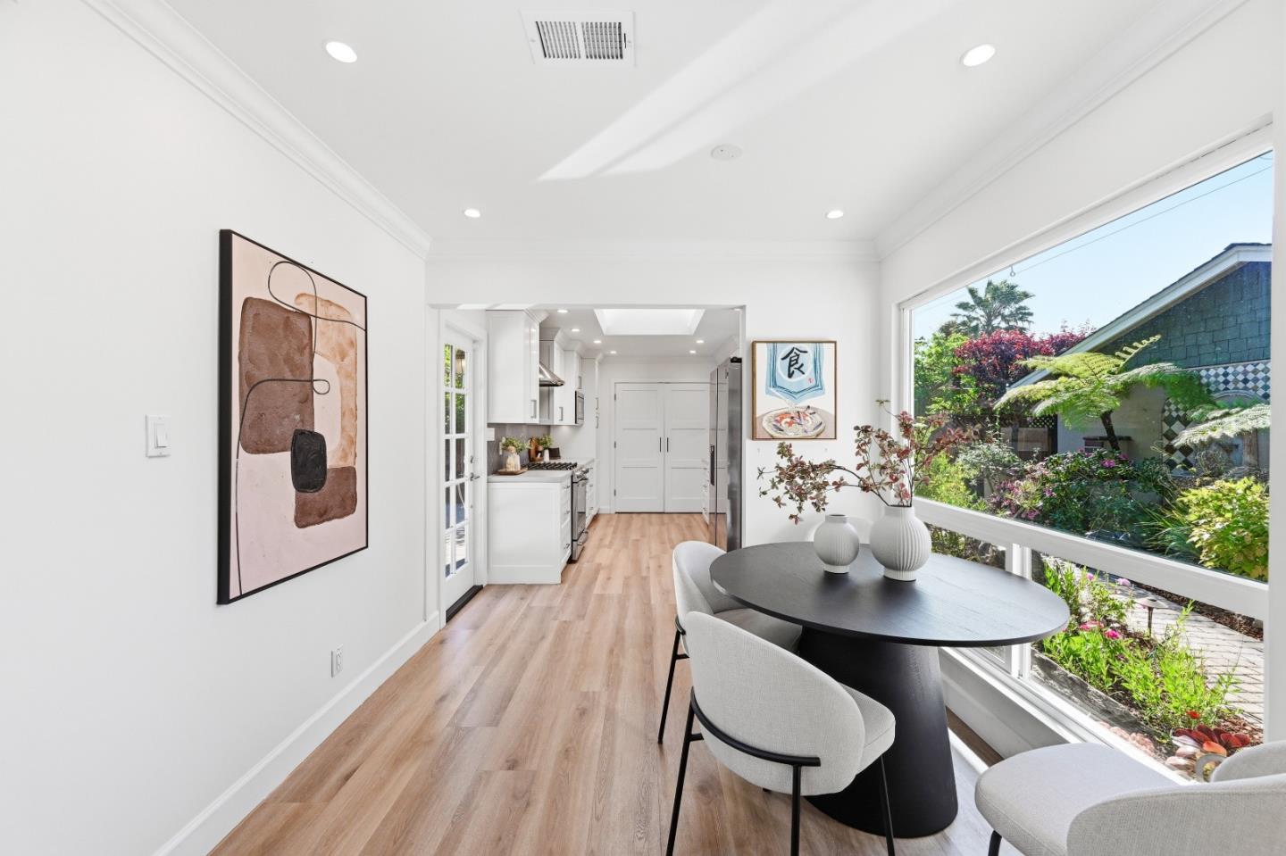 Detail Gallery Image 19 of 104 For 1033 Yorktown Dr, Sunnyvale,  CA 94087 - 4 Beds | 2 Baths