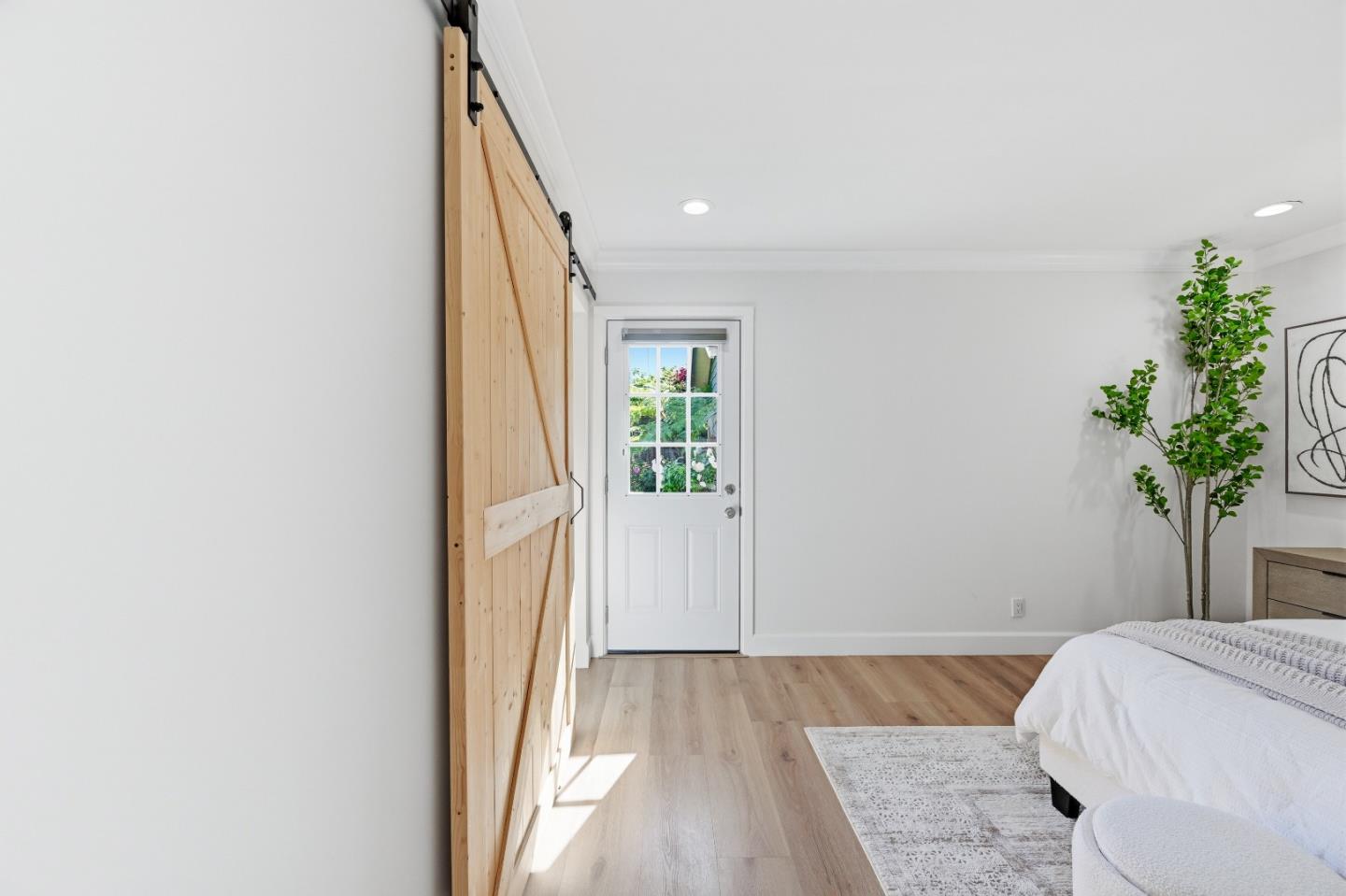 Detail Gallery Image 36 of 104 For 1033 Yorktown Dr, Sunnyvale,  CA 94087 - 4 Beds | 2 Baths