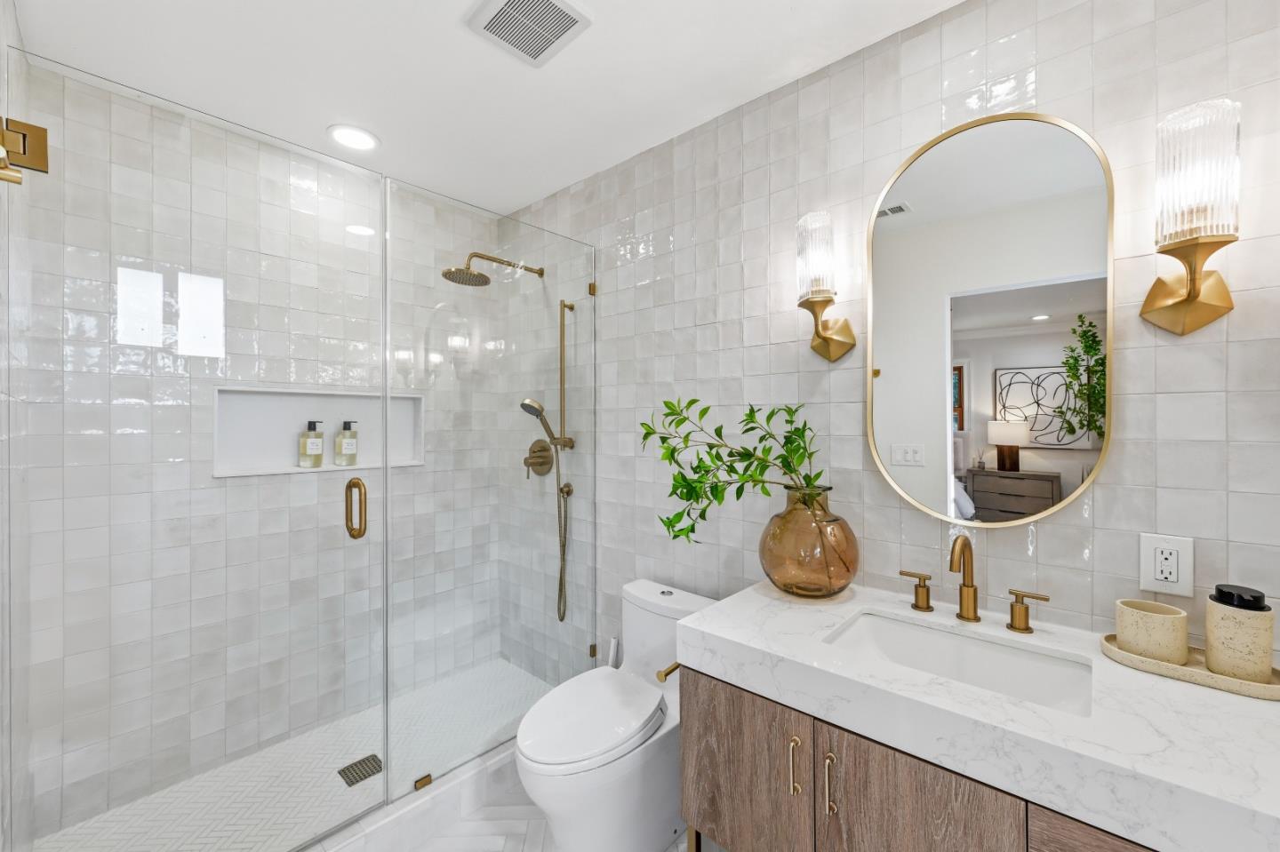 Detail Gallery Image 38 of 104 For 1033 Yorktown Dr, Sunnyvale,  CA 94087 - 4 Beds | 2 Baths