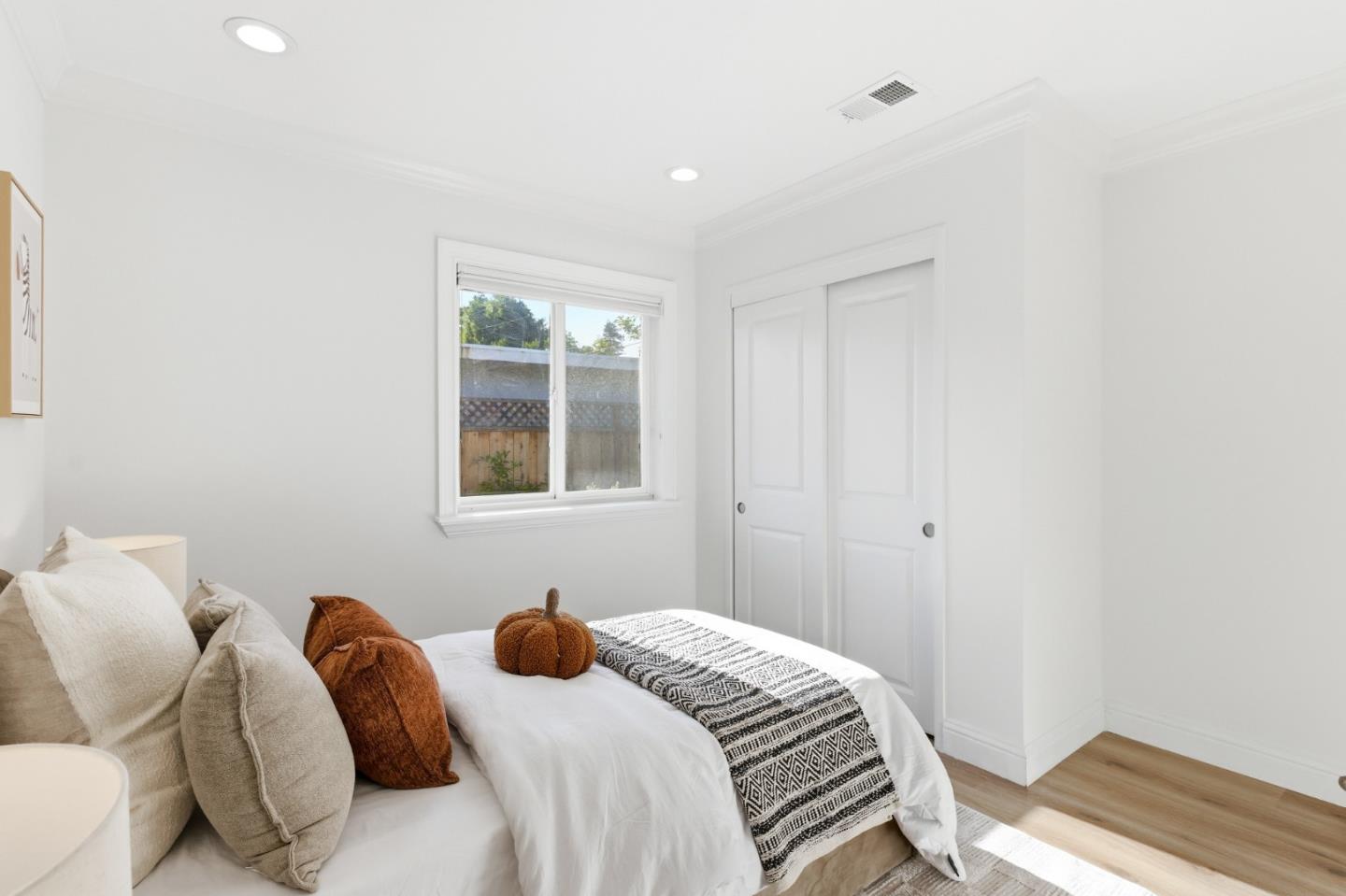 Detail Gallery Image 43 of 104 For 1033 Yorktown Dr, Sunnyvale,  CA 94087 - 4 Beds | 2 Baths