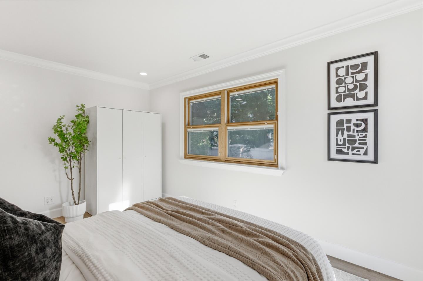 Detail Gallery Image 50 of 104 For 1033 Yorktown Dr, Sunnyvale,  CA 94087 - 4 Beds | 2 Baths