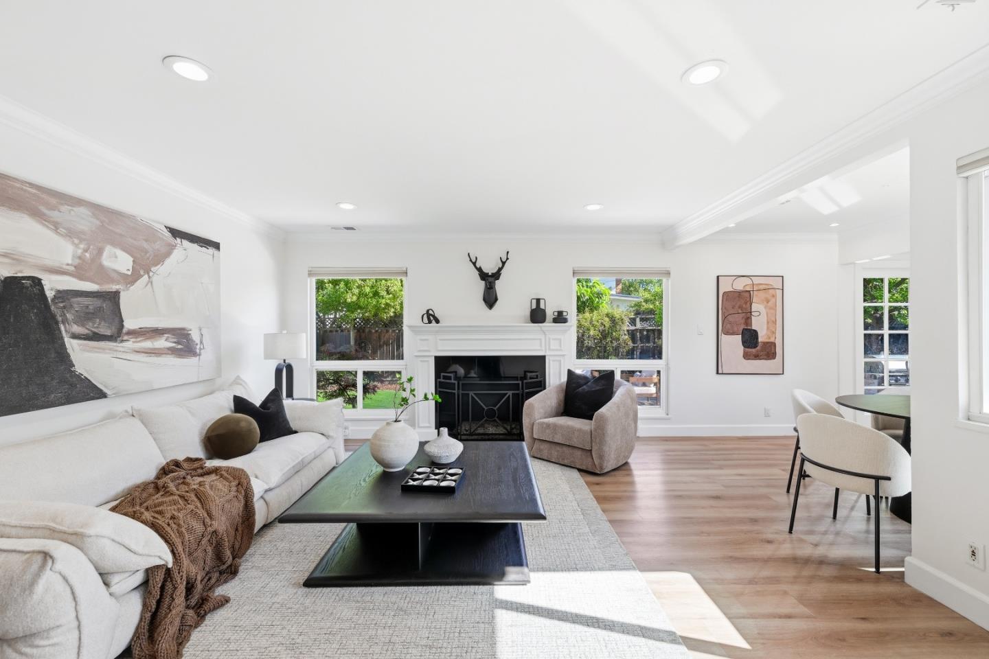 Detail Gallery Image 6 of 104 For 1033 Yorktown Dr, Sunnyvale,  CA 94087 - 4 Beds | 2 Baths