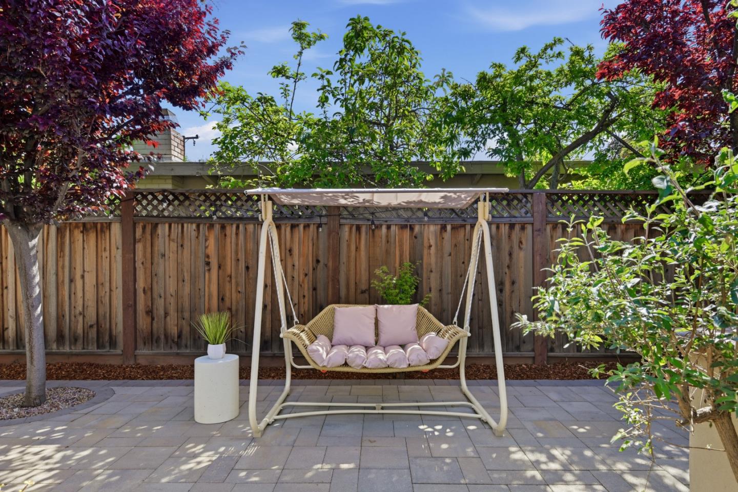 Detail Gallery Image 68 of 104 For 1033 Yorktown Dr, Sunnyvale,  CA 94087 - 4 Beds | 2 Baths