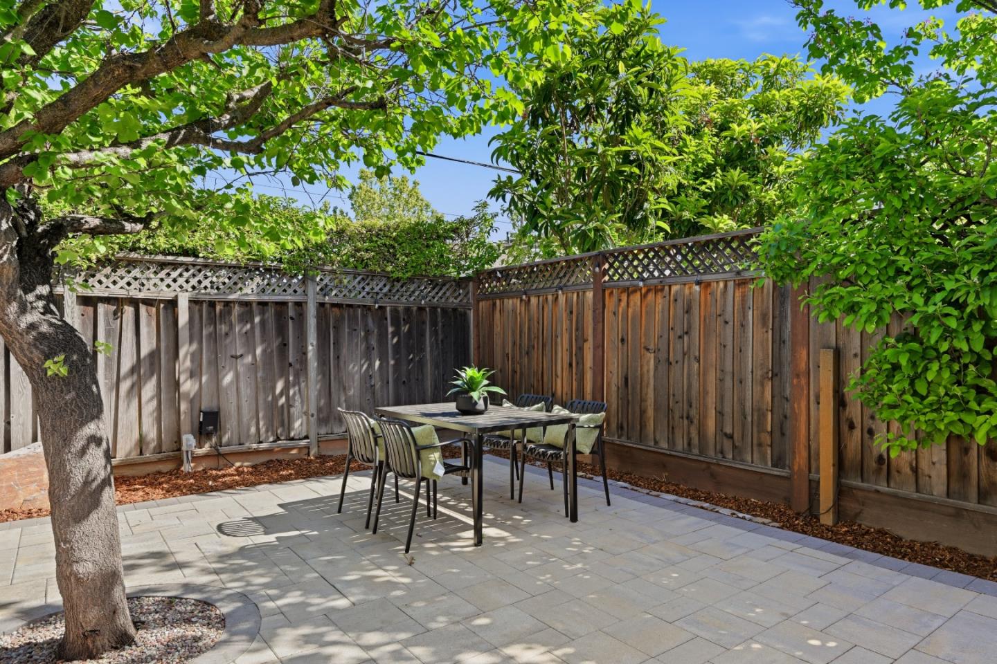 Detail Gallery Image 74 of 104 For 1033 Yorktown Dr, Sunnyvale,  CA 94087 - 4 Beds | 2 Baths