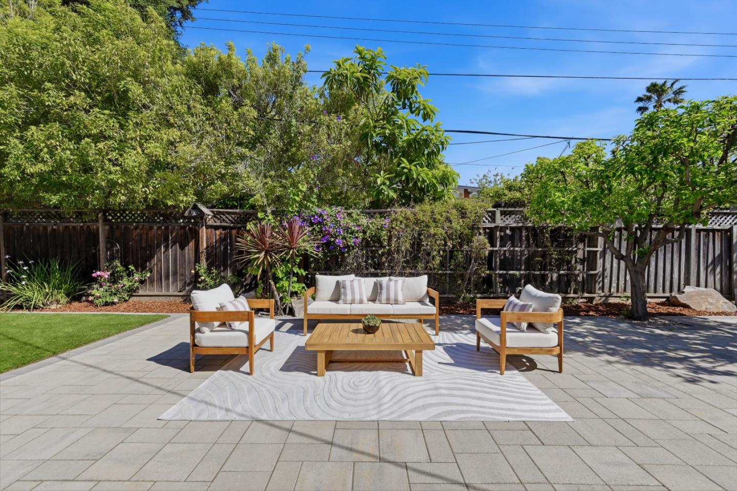 Detail Gallery Image 75 of 104 For 1033 Yorktown Dr, Sunnyvale,  CA 94087 - 4 Beds | 2 Baths