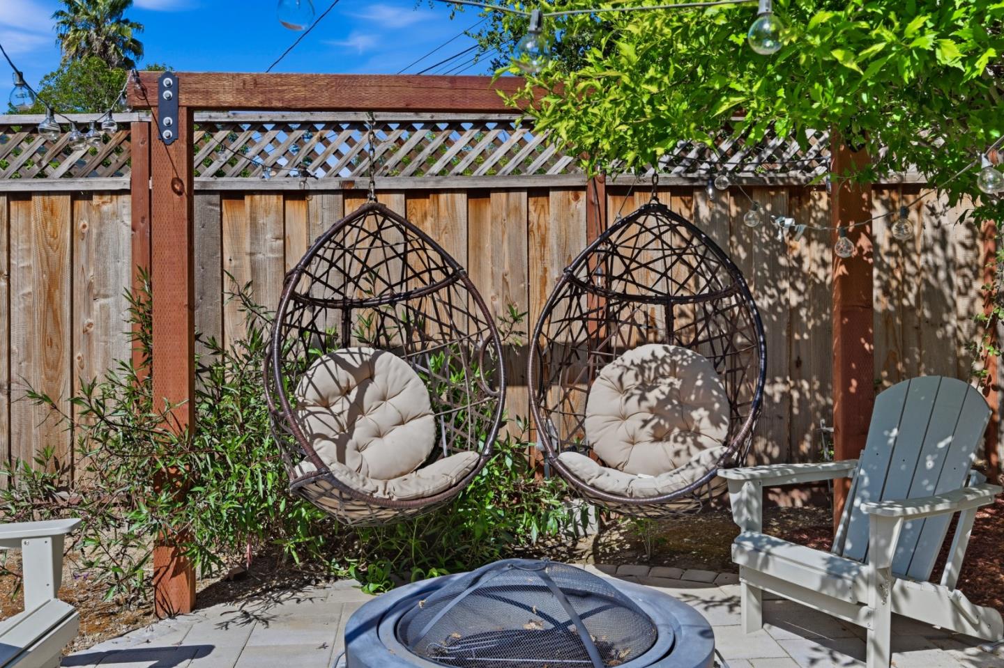 Detail Gallery Image 77 of 104 For 1033 Yorktown Dr, Sunnyvale,  CA 94087 - 4 Beds | 2 Baths