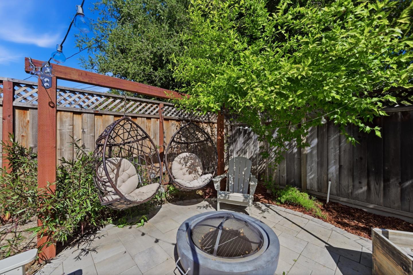 Detail Gallery Image 78 of 104 For 1033 Yorktown Dr, Sunnyvale,  CA 94087 - 4 Beds | 2 Baths