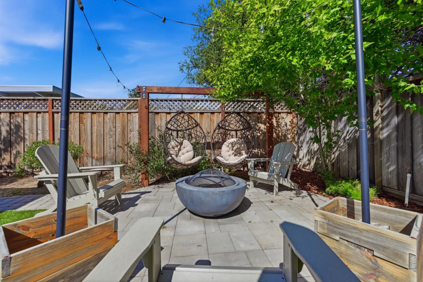 Detail Gallery Image 80 of 104 For 1033 Yorktown Dr, Sunnyvale,  CA 94087 - 4 Beds | 2 Baths