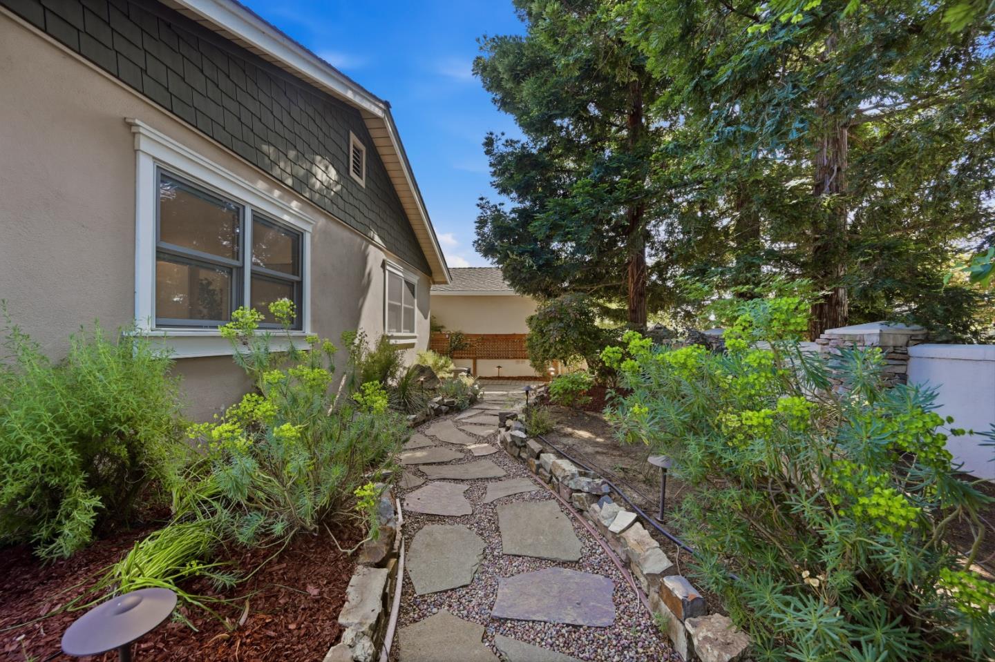 Detail Gallery Image 84 of 104 For 1033 Yorktown Dr, Sunnyvale,  CA 94087 - 4 Beds | 2 Baths