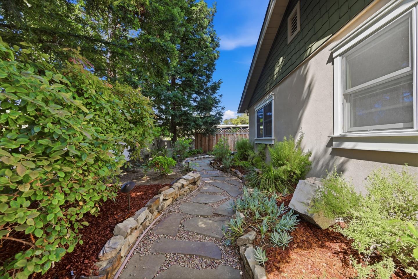 Detail Gallery Image 85 of 104 For 1033 Yorktown Dr, Sunnyvale,  CA 94087 - 4 Beds | 2 Baths