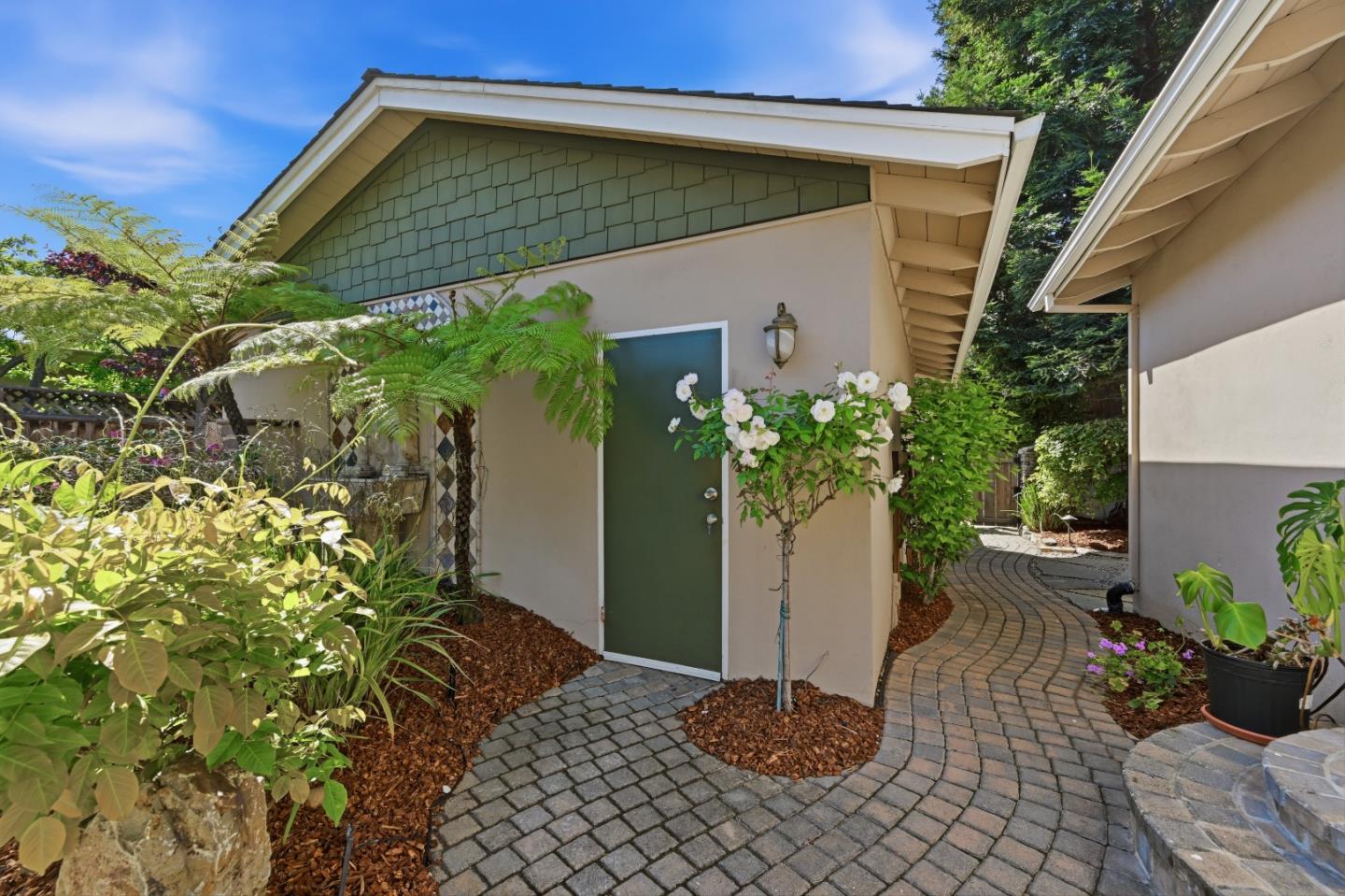 Detail Gallery Image 94 of 104 For 1033 Yorktown Dr, Sunnyvale,  CA 94087 - 4 Beds | 2 Baths