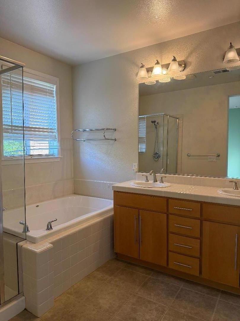 Detail Gallery Image 3 of 10 For 5080 Ruffino Ter, San Jose,  CA 95129 - 3 Beds | 2/1 Baths