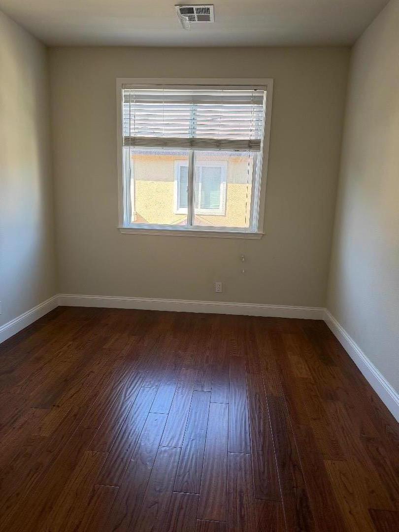 Detail Gallery Image 5 of 10 For 5080 Ruffino Ter, San Jose,  CA 95129 - 3 Beds | 2/1 Baths