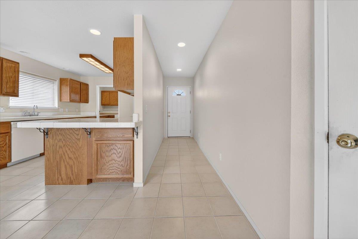Detail Gallery Image 4 of 46 For 1282 Hamilton Ave, Seaside,  CA 93955 - 3 Beds | 2 Baths