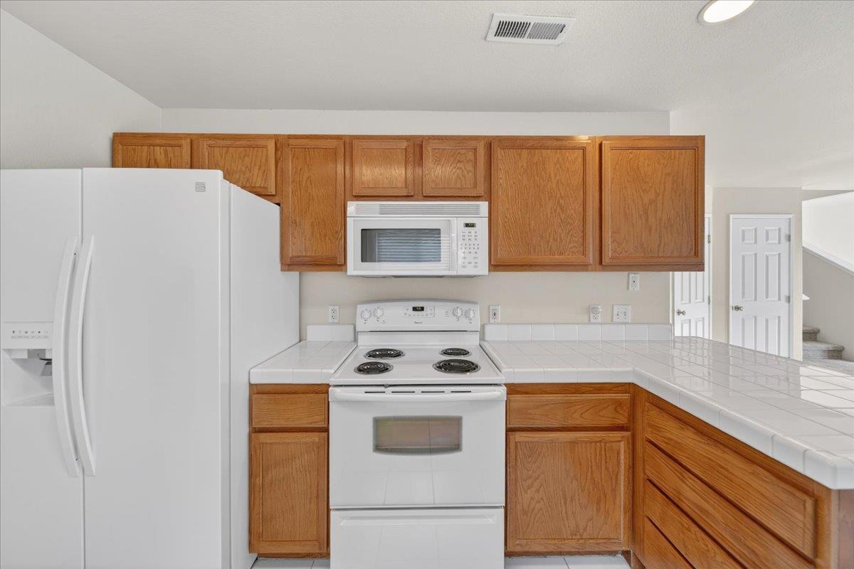 Detail Gallery Image 8 of 46 For 1282 Hamilton Ave, Seaside,  CA 93955 - 3 Beds | 2 Baths