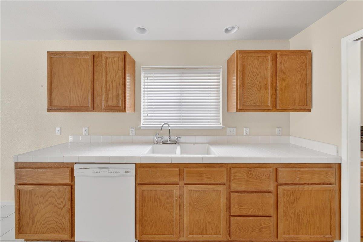 Detail Gallery Image 9 of 46 For 1282 Hamilton Ave, Seaside,  CA 93955 - 3 Beds | 2 Baths